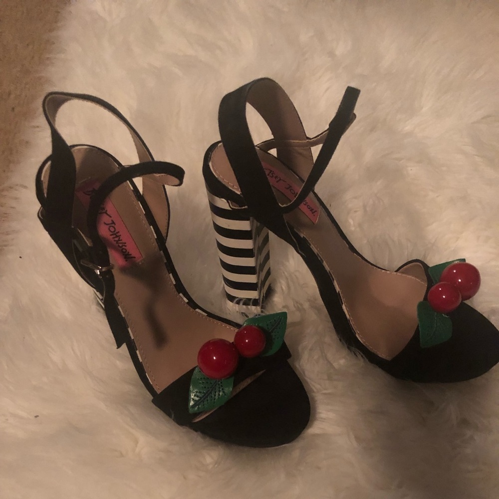 Betsy Johnson sandal